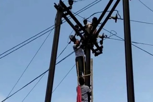 बगोदर बाजार में बिजली ठीक करने कें क्रम में, बिजली मिस्त्री मुकेश की घटना स्थल पर ही मौत