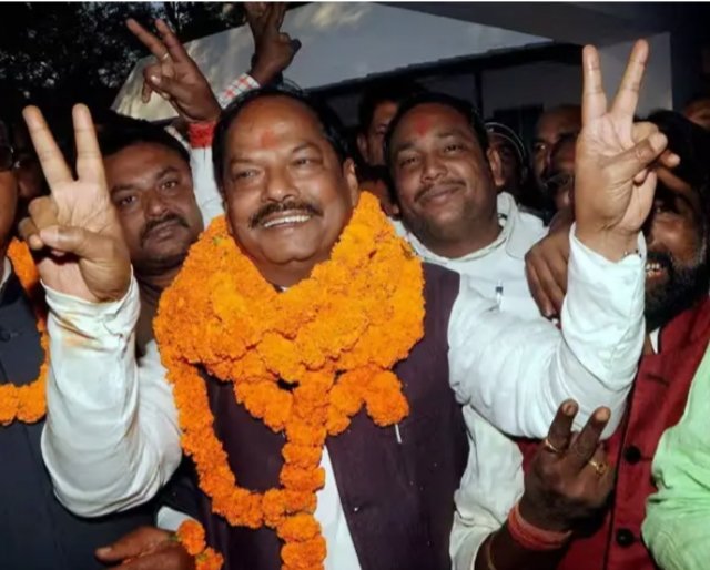 मजदूर से राज्यपाल तक दौर : कभी रोलिंग मिल में मजदूर थे रघुबर दास, बचपन में दो जून की रोटी भी थी मुश्किल, जानिये मजदूर से मुख्यमंत्री और फिर राज्यपाल बनने की कहानी