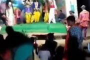 रामलीला कलाकार की LIVE मौत : बोला धनुष किसने तोड़ा, ” डॉयलॉग बोलते ही परशुराम की रौल करते हुई मौत, लोग किरदार की एक्टिंग देख बजाते रहे तालियां, तब तक हो गयी मौत,
