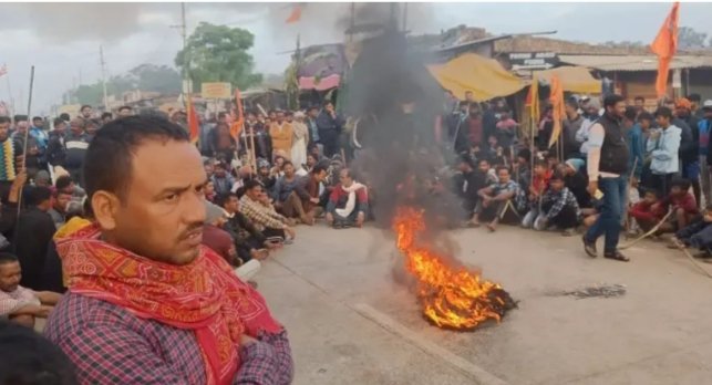 रांची: एक साथ चार मंदिरों में तोड़फोड़ से तनाव, आक्रोशित ग्रामीणों ने सड़क जाम कर किया हंगामा