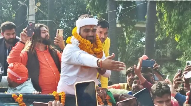 बड़ी खबर : यूट्यूबर मनीष कश्यप जेल से रिहा, प्रशंसकों ने बरसाये फूल, उतारी आरती, 9 महीने से थे जेल में बंद, बोले- कालापानी की सजा काटकर आया हूं, पत्रकारिता करता रहूंगा