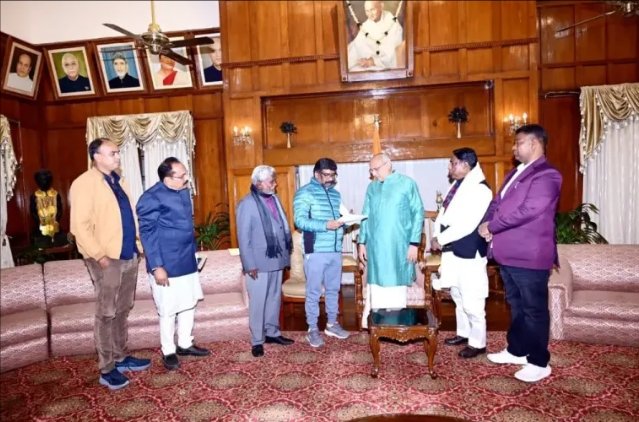  बड़ी खबर : झारखण्ड में संवैधानिक संकट ! अभी कौन है मुख्यमंत्री? नये मुख्यमंत्री ने शपथ नहीं लिया है… पूर्व मुख्यमंत्री हो चुके हैं गिरफ्तार, ऐसे स्थिति में…