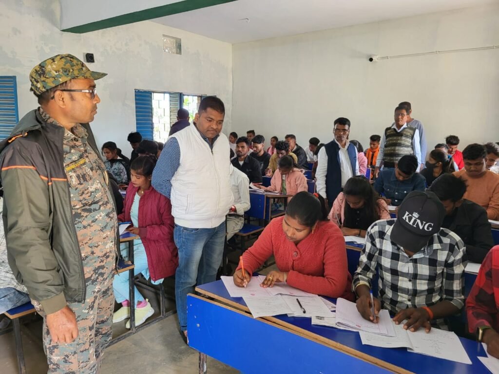 गुरुवार को पांकी मे इंटरमीडिएट,साइंस और कॉमर्स की परीक्षा शांतिपूर्ण सम्पन्न हुई ।