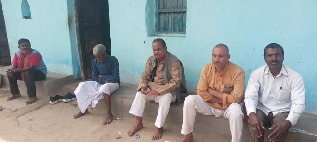 शहिद सुकन पासवान के परिजनों से मिले तरहसी पश्चिमी जीप सदस्य