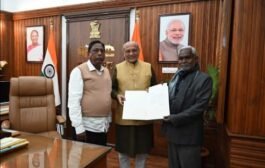 बड़ी खबर : झारखंड के नये मुख्यमंत्री का शपथ ग्रहण कल, राज्यपाल ने दिया मुख्यमंत्री के शपथ का आमंत्रण, 10 दिन के अंदर अपना बहुमत साबित करना होगा।