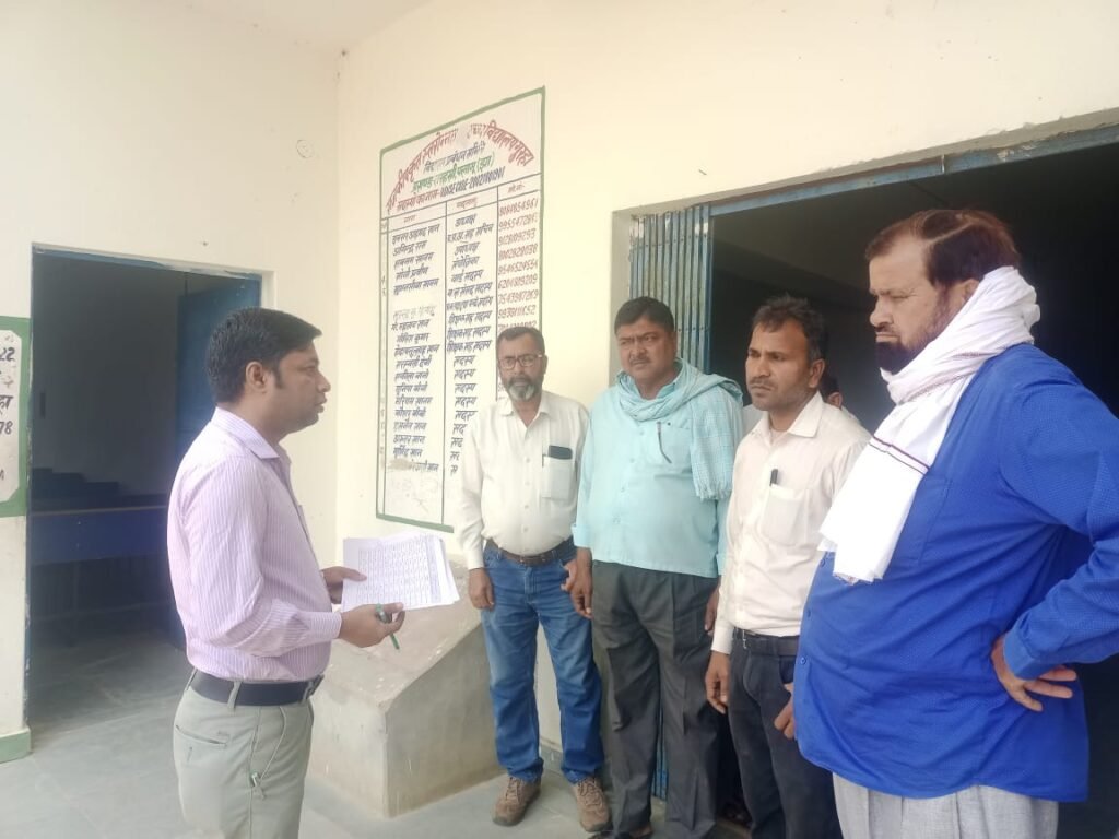 तरहसी BDO ने प्रखंड के कई वोटिंग बूथ सेंटर का किया निरिक्षण |