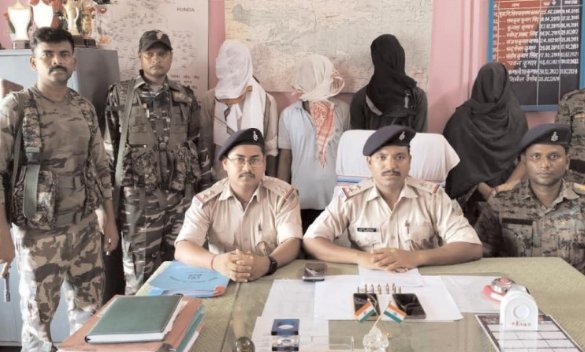 प्रेम प्रसंग में अपराधियों ने सास और दमाद पर चलाई थी गोली,मनातू पुलिस ने किया खुलासा, सभी अपराधी गिरफ्तार ...