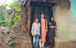 पलामू से बड़ी खबर : बारिश में मकान गिरने से महिला और मासूम बच्चे बाल-बाल बचे, 6 वर्षों से आवास के लिए लगा रही गुहार