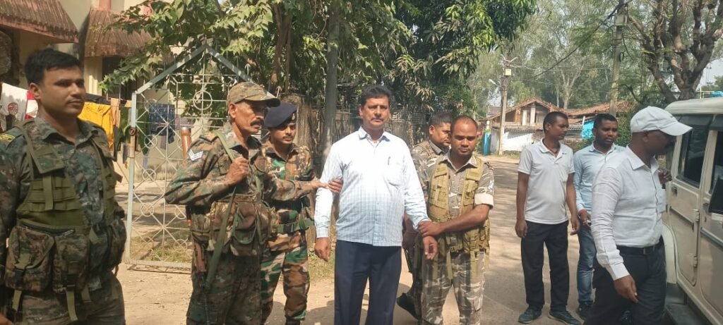 पलामू ACB ने लातेहार में जिला परिषद के क्लर्क को 65 हजार रुपये घूस लेते रंगेहाथ दबोचा