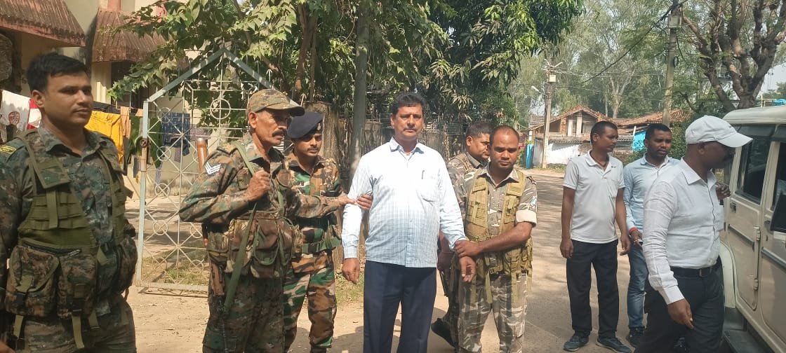 पलामू ACB ने लातेहार में जिला परिषद के क्लर्क को 65 हजार रुपये घूस लेते रंगेहाथ दबोचा